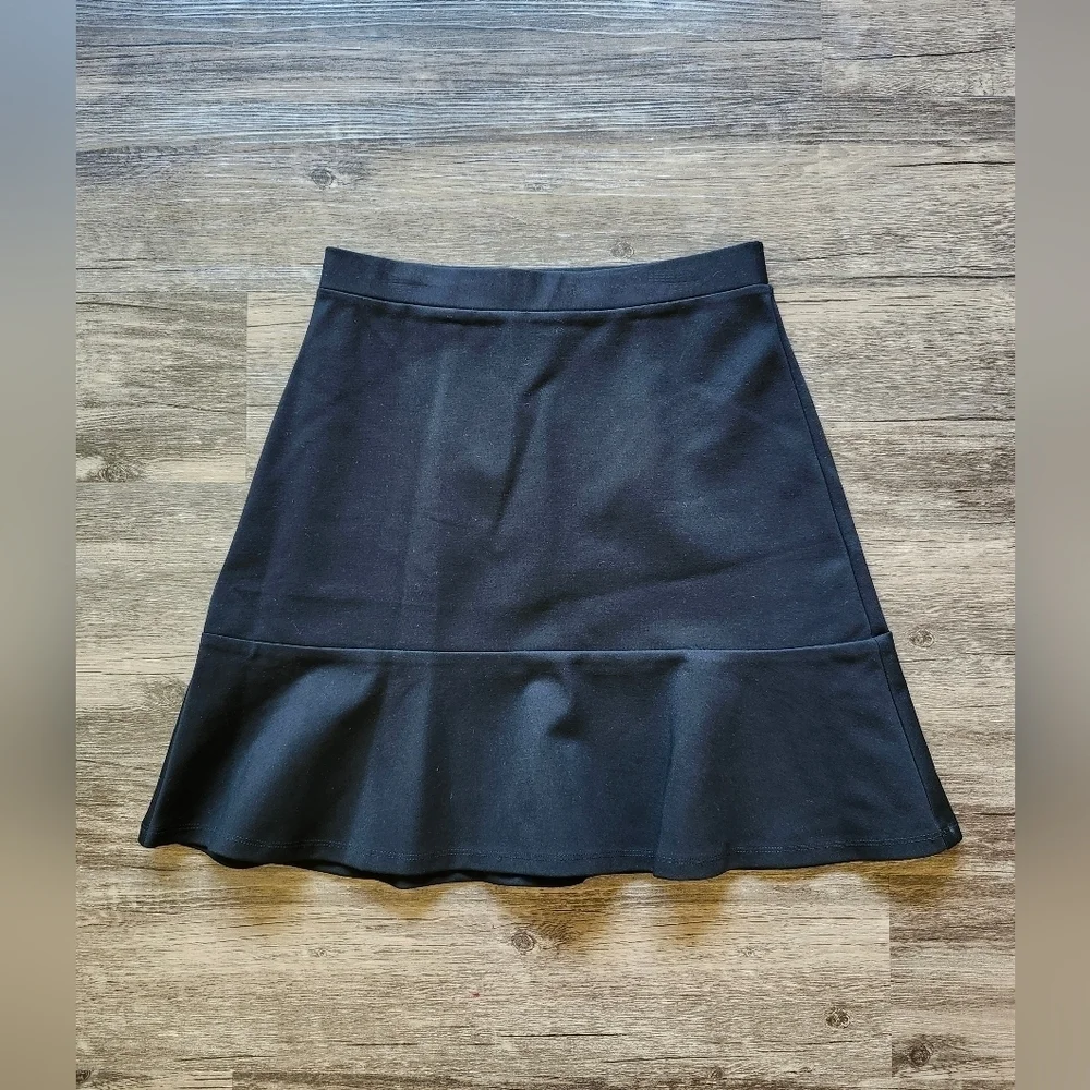 LOFT Classic Black A-Line Ruffle Skirt
